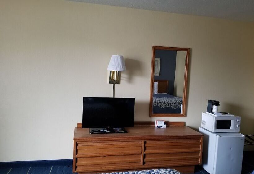 Номер Стандарт 2 Двуспальные Кровати, Days Inn By Wyndham South Hill