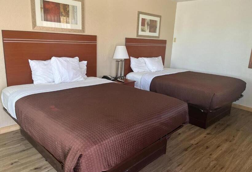 Standard Studio, Valley Motel