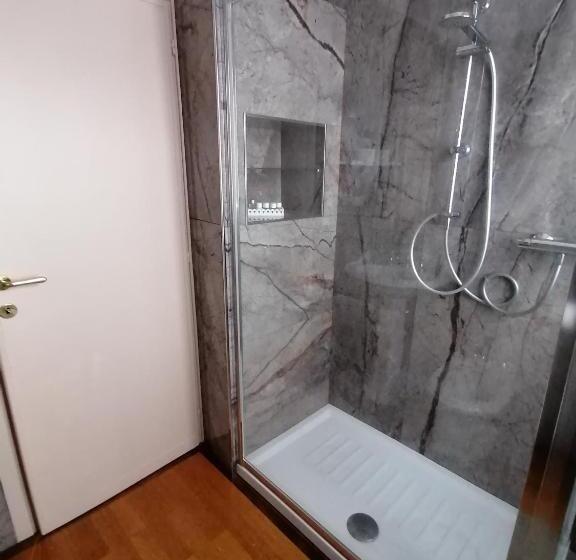 اتاق لوکس با بالکن, B&b Buon Cammino Tuscia Viterbo
