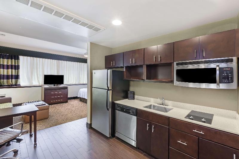 带大床的标准工作室, Homewood Suites By Hilton Dallas Downtown, Tx
