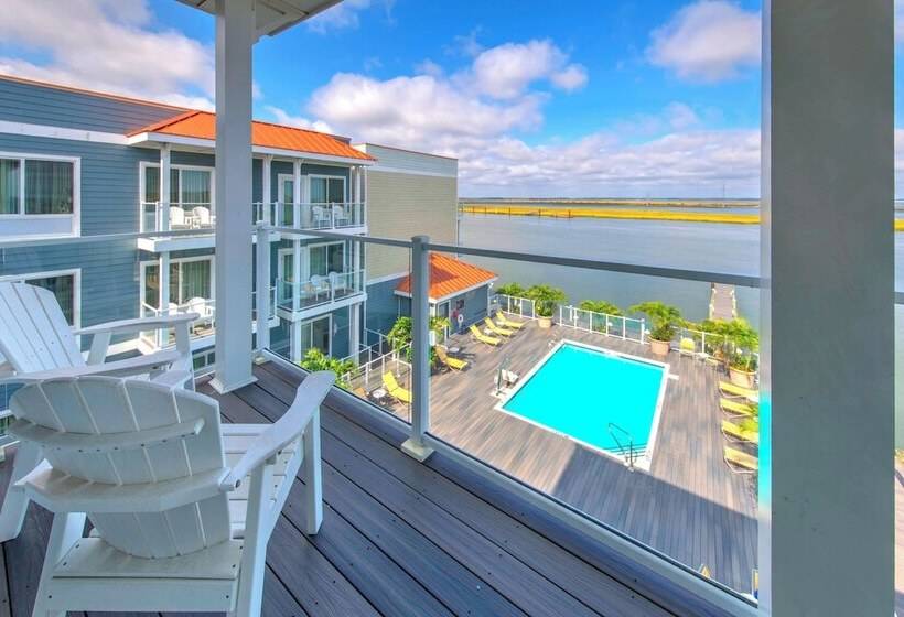Люкс с Видом, Fairfield Inn & Suites By Marriott Chincoteague Island Waterfront