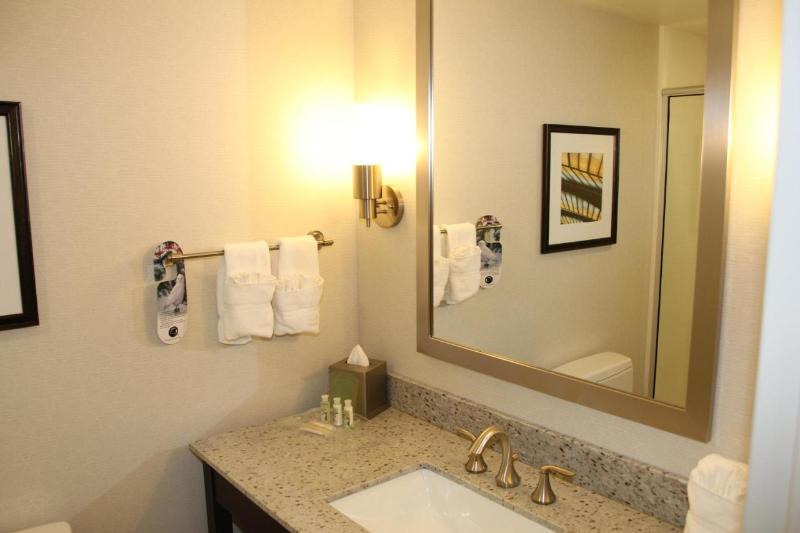 身障者適用スイートルーム, Holiday Inn And Suites East Peoria, An Ihg