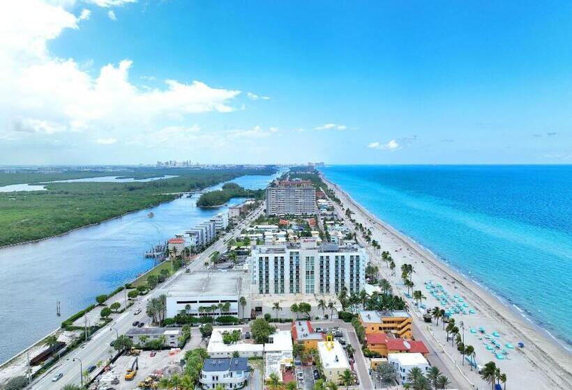 Четырехместный Номер Deluxe, Laguna Blu Beach