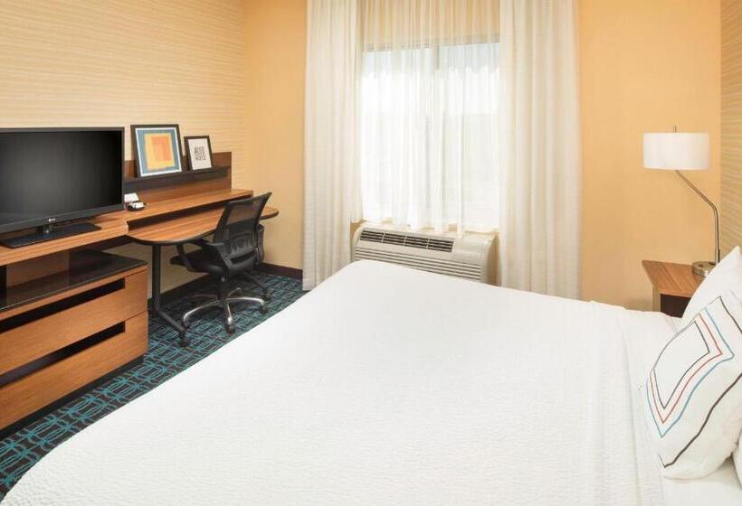 适合残疾人士使用的带超级大床的标准间, Fairfield By Marriott Inn & Suites Knoxville Turkey Creek