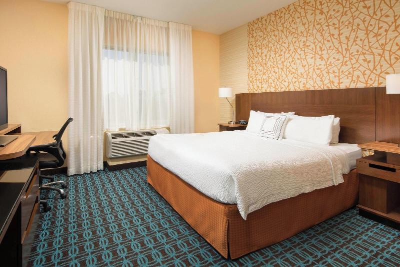 带大床的标准工作室, Fairfield By Marriott Inn & Suites Knoxville Turkey Creek