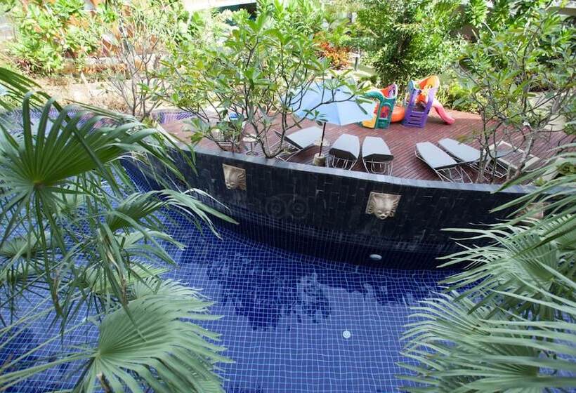 Номер Premium Вид на Бассейн, Graceland Khaolak Beachfront Resort