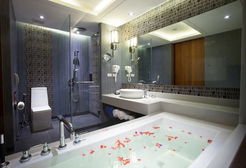 Номер Премиум, Graceland Khaolak Beachfront Resort