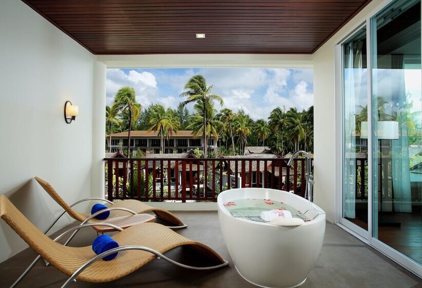 Люкс Вид на Бассейн, Graceland Khaolak Beachfront Resort