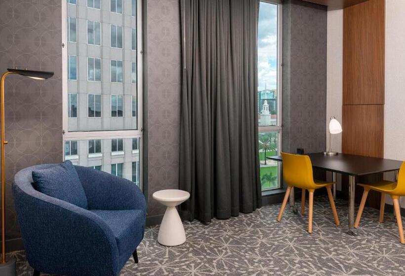 스위트 킹사이즈 침대, Aloft Orlando Downtown