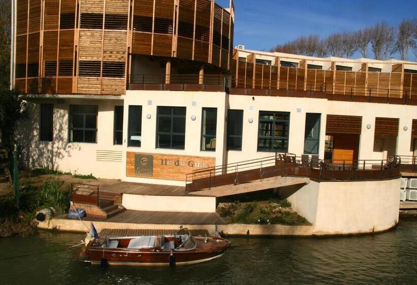자쿠지 스위트, Ile Du Gua Suites