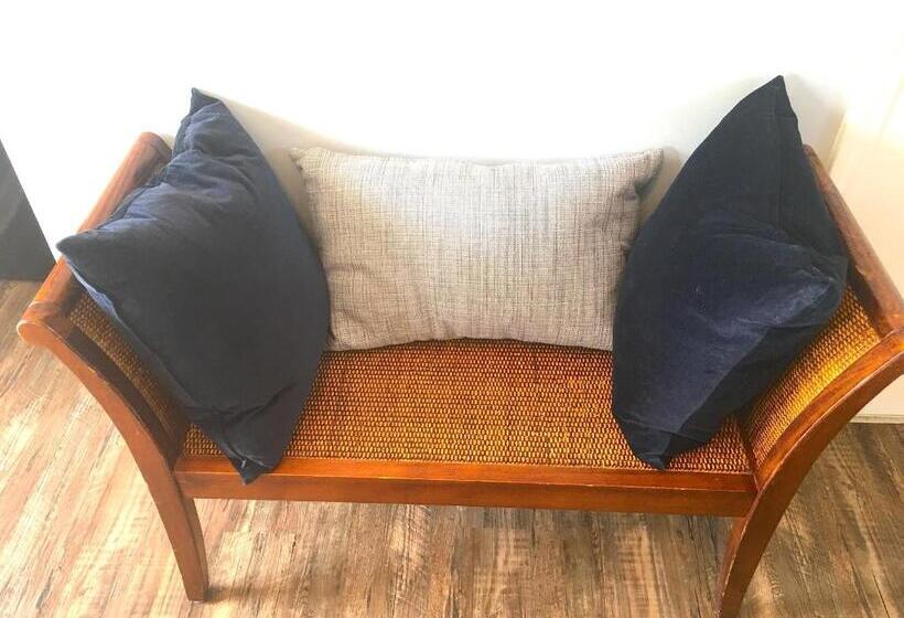 Номер Superior Кровать Кинг, Shorewood Inn