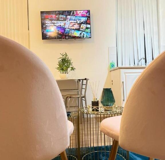 סטודיו דלוקס, Citynights Studios With Free Parking