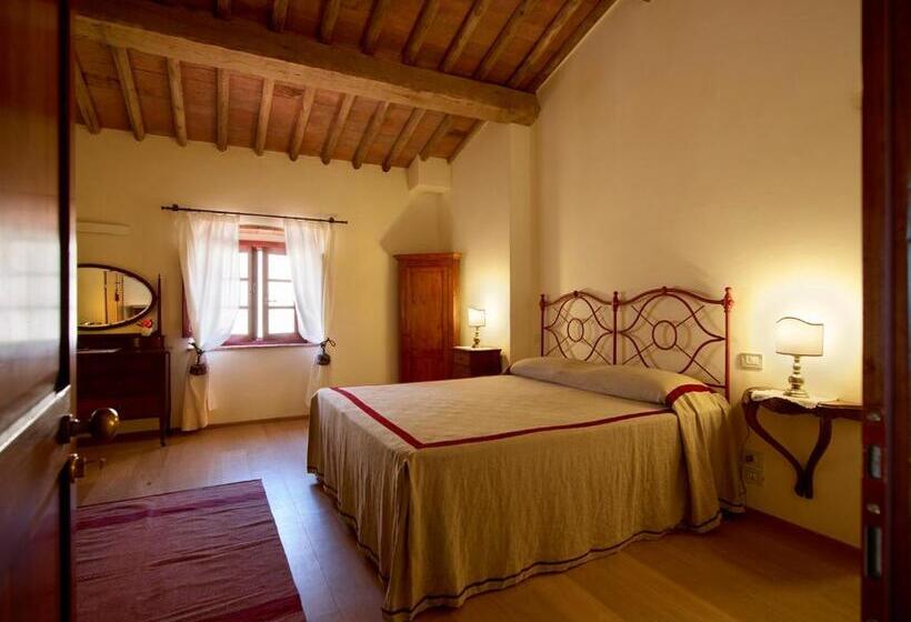 디럭스 트리플 룸, Relais Borgo Petrognano