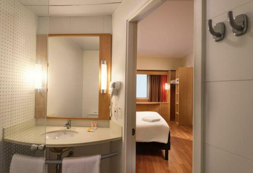 اتاق خانوادگی, Ibis Valparaiso