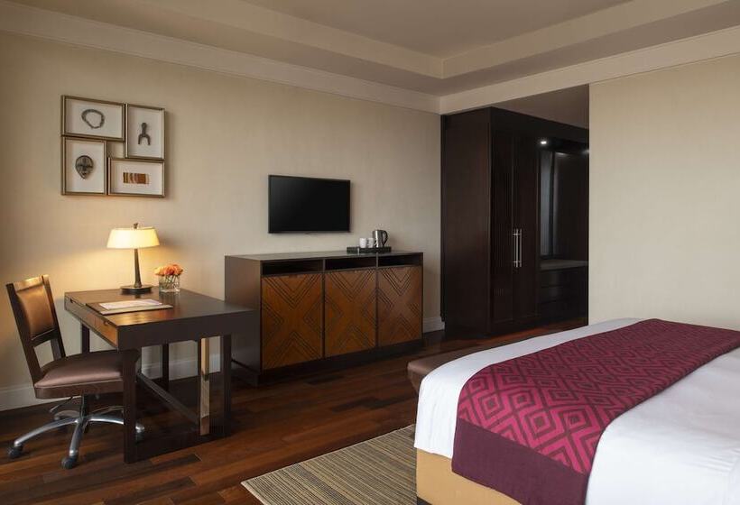 Номер Deluxe, Kempinski Hotel Gold Coast City