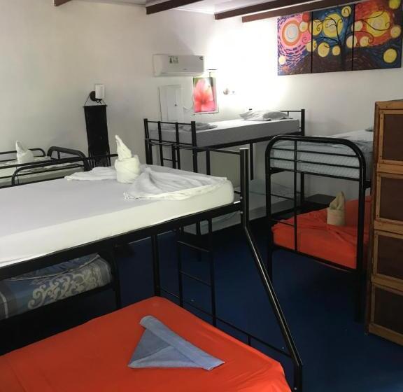 공동 객실, Luminosa Uvita Hostel