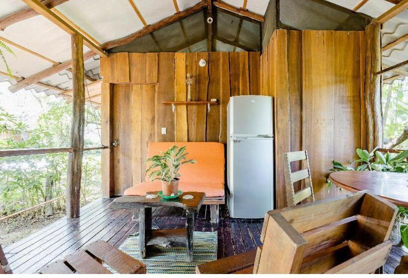 공동 객실, Luminosa Uvita Hostel
