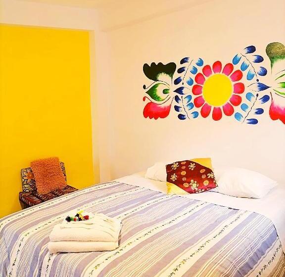 اتاق ساده سه‌ نفره, The Andean Rooftop Guesthouse