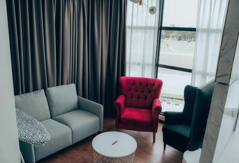 سوئیت با تخت بزرگ, Amigo Hotel Bintulu