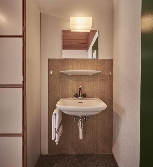 Номер Стандарт с Балконом, Alpine Base Hostel   Adults Only