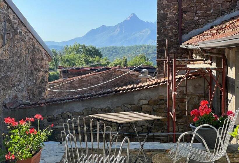 اتاق استاندارد با چشم‌انداز باغ, Agriturismo B&b Luna Di Quarazzana In Fivizzano Tuscany