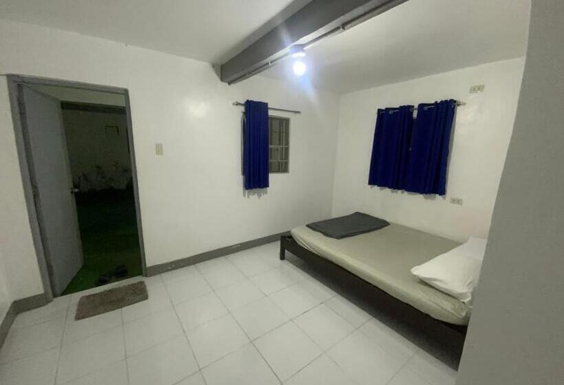 استودیوی استاندارد, Chillax Inn