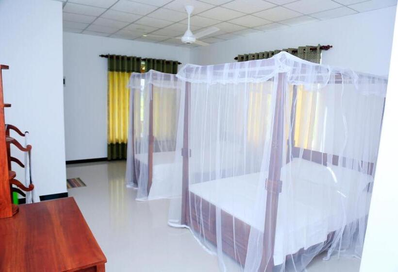 Трехместный Номер Deluxe, V Cabanas & Yala Safari Place