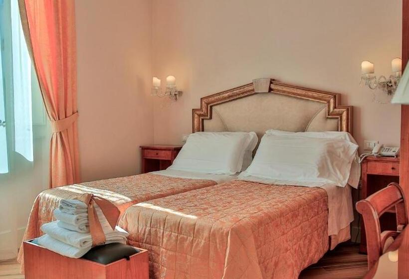 اتاق کلاسیک, Lucca In Azzurro Maison De Charme