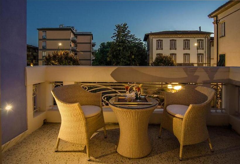 سوییت جونیور, Lucca In Azzurro Maison De Charme