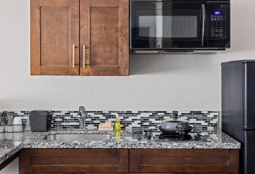 スイート, Home Inn & Suites Yorkton