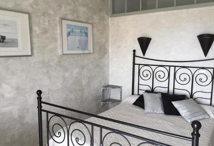 Номер Superior Вид на Море с Балконом, Hôtel Paradis
