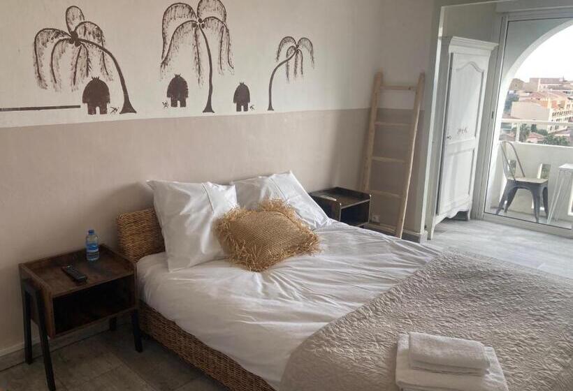 Номер Superior Вид на Море с Балконом, Hôtel Paradis