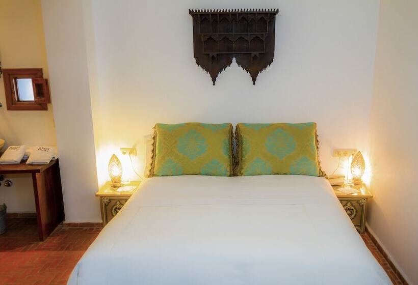 주니어 스위트, Blanco Riad