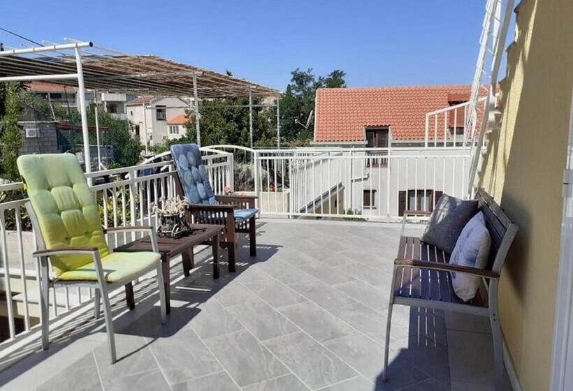 اتاق سوپریور با بالکن, Castelletto