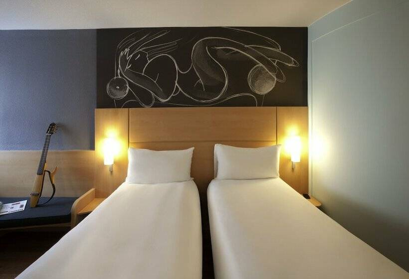 Номер Стандарт, Ibis Edinburgh Centre South Bridge – Royal Mile