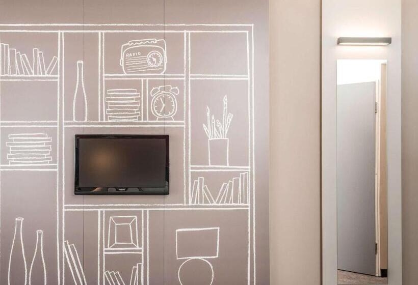 Номер Стандарт, Ibis Edinburgh Centre South Bridge – Royal Mile