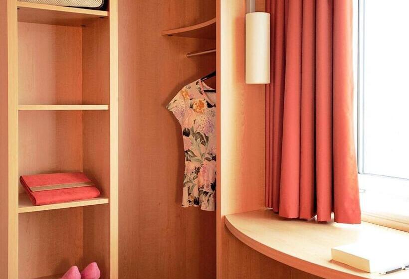 Номер Премиум, Ibis Edinburgh Centre South Bridge – Royal Mile