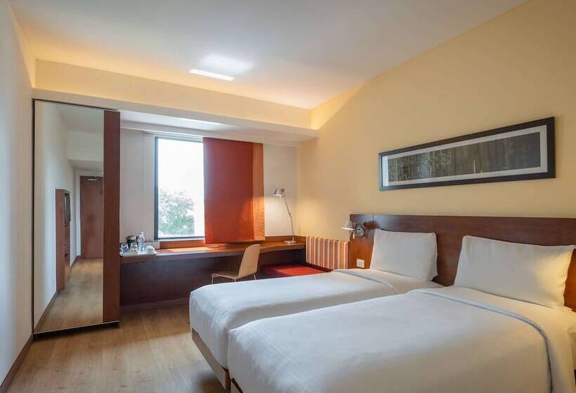Номер Стандарт, Ibis New Delhi Aerocity   An Accor Brand