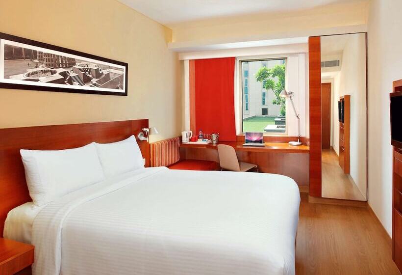Номер Superior, Ibis New Delhi Aerocity   An Accor Brand