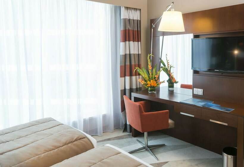 Номер Executive, Novotel Dubai Al Barsha