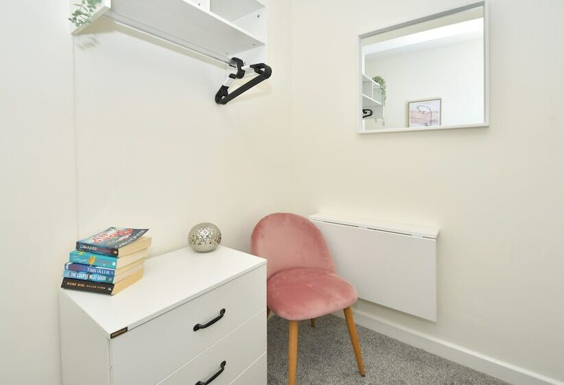 חדר סטנדרד יחיד חדר אמבטיה משותף, Townhouse @ Hall O Shaw Street Crewe