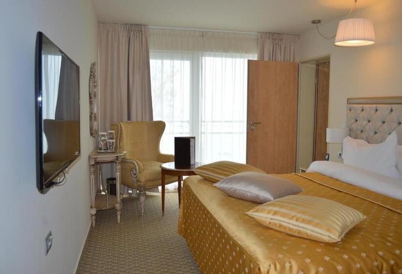 سوییت خانوادگی, Carmen International Hotel Venus   Fost Becali