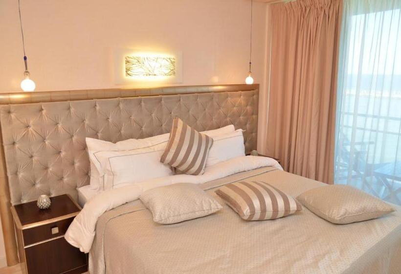 سوییت جونیور, Carmen International Hotel Venus   Fost Becali