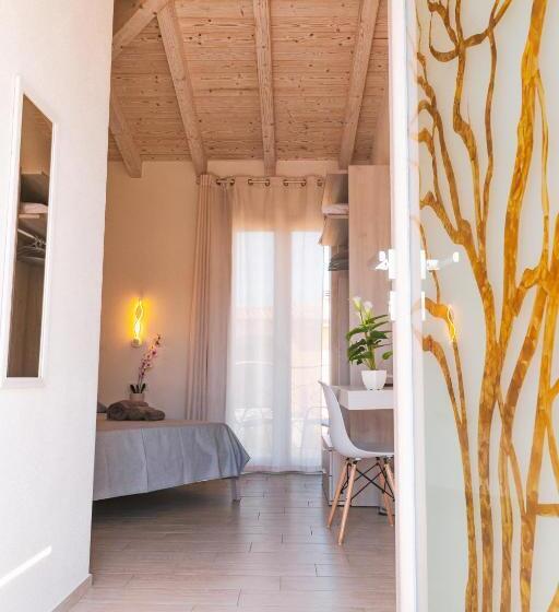 اتاق لوکس با چشم‌انداز, Seaside Home