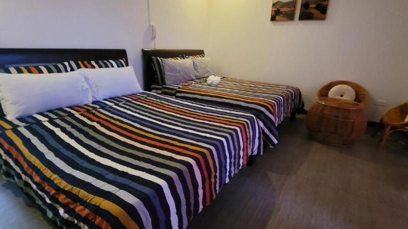 Семейный Номер, Beachfront Bed & Breakfast