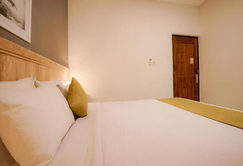 Номер Deluxe, El Ora Hotel & Eatery Labuan Bajo