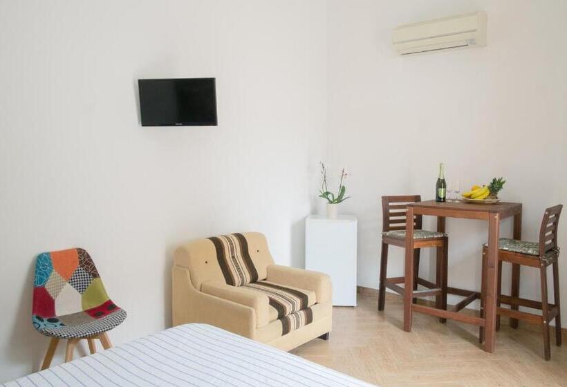 Quarto Deluxe, Camera Tonnarella