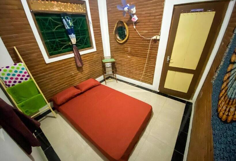 Standard Room, Omah Tukangan Homestay