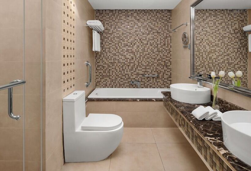 Номер Стандарт Двуспальная Кровать, Crowne Plaza Riyadh Al Waha, An Ihg