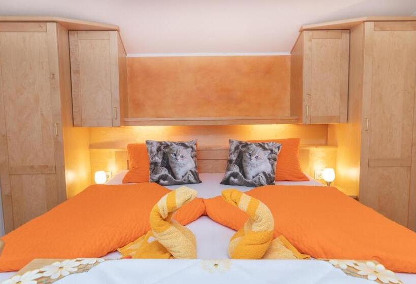 Апартаменты 3 Спальни, Bauernhof Katin